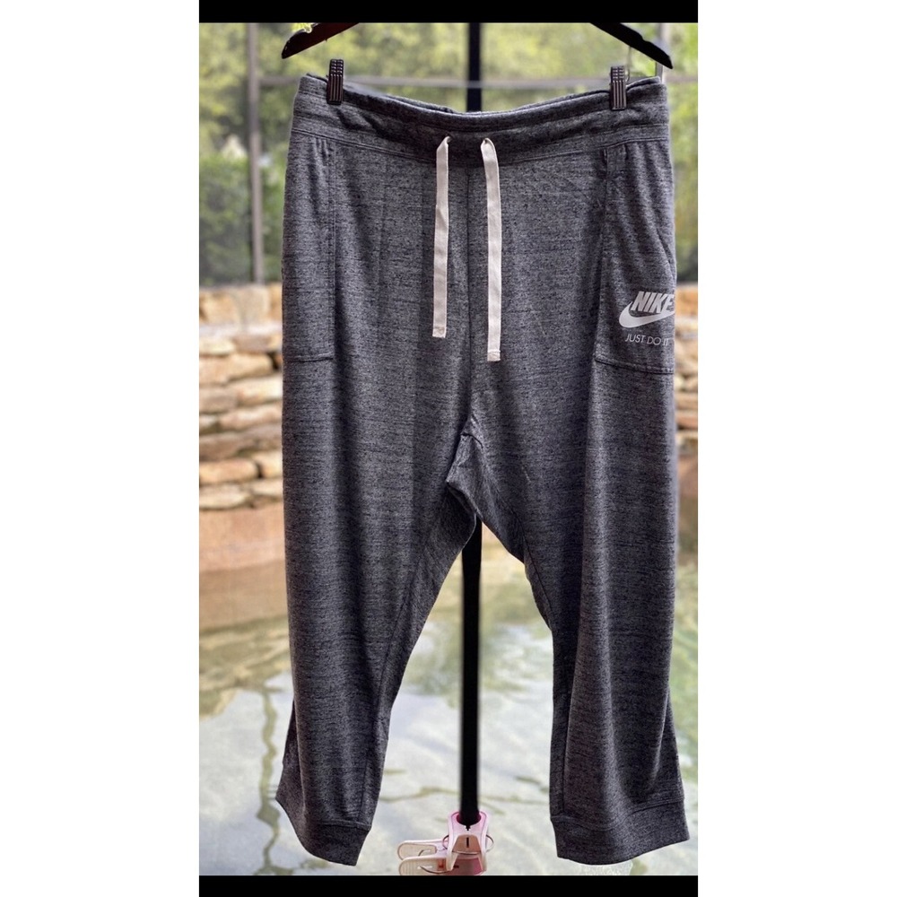 Nike Women's Vintage Cropped Pants XL - Gray - New with Tags Activewear